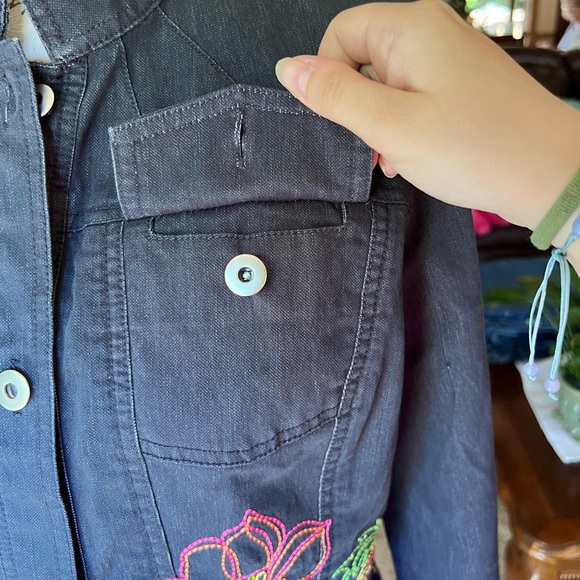 🌸Women’s Jean Jacket with bright neon embroidered flowers 🌸 - Picture 5 of 16